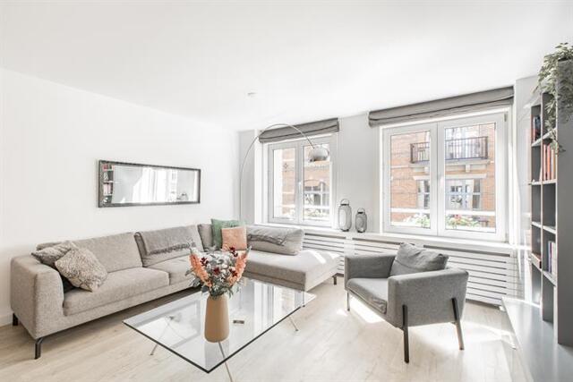 Gemeubeld: Trendy duplex-appartement - Ideaal gelegen!