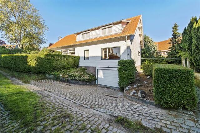 EXCLUSIEF: Villa gelegen in een paadje in het Zoute